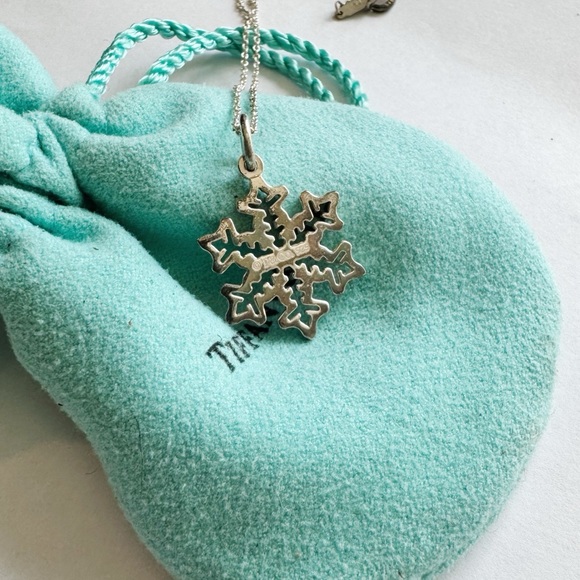 Tiffany & Co. Sterling Silver Snowflake RARE Retired Style - Picture 5 of 6
